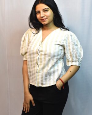 vertical stripe puff sleeve blouse