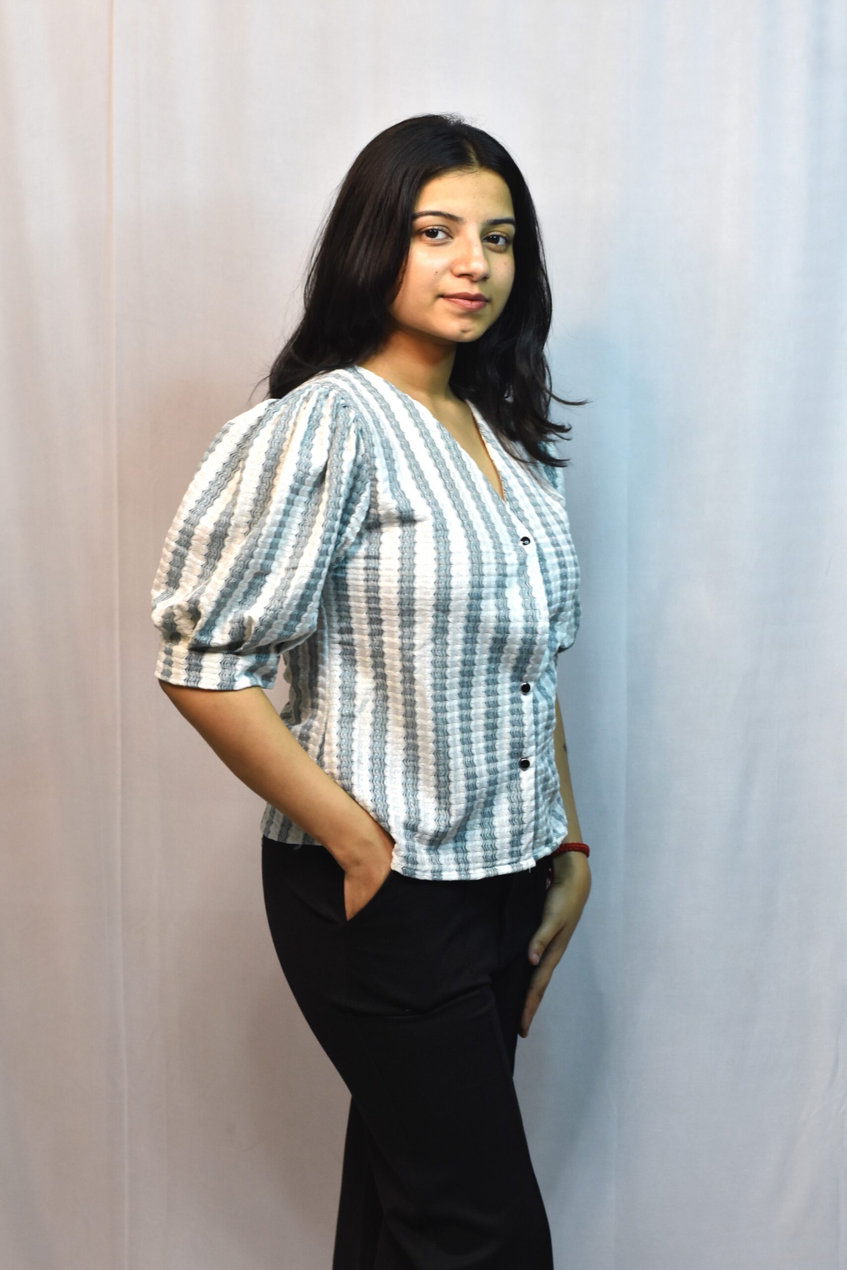 vertical stripe puff sleeve blouse