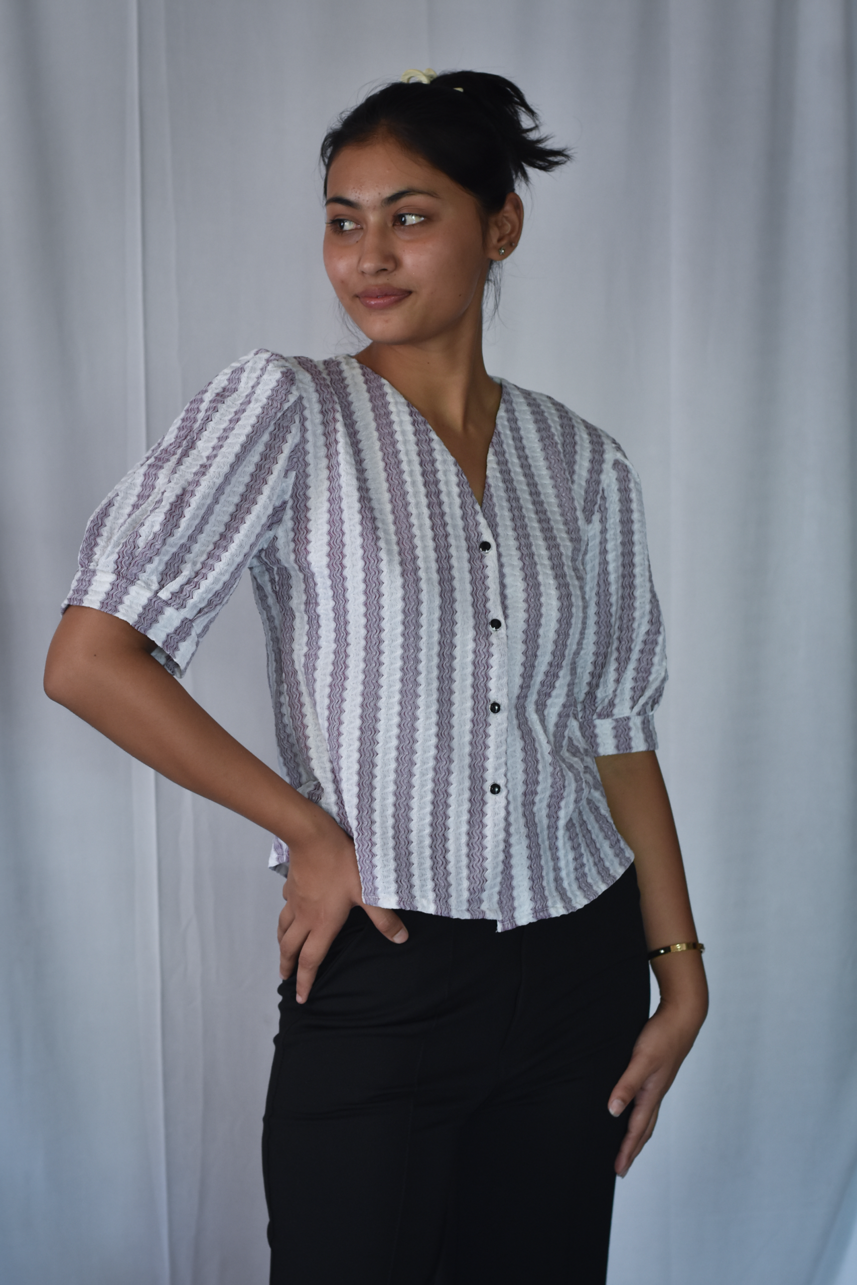 vertical stripe puff sleeve blouse